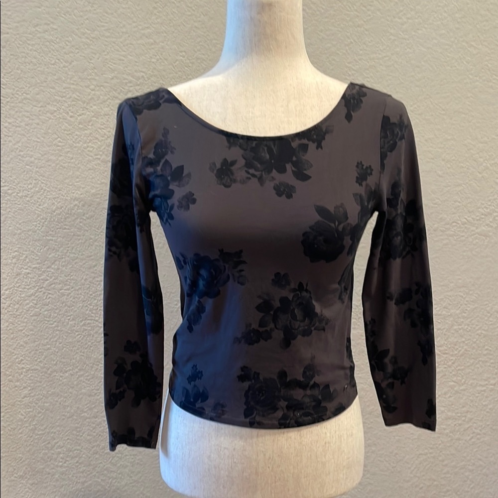 NEW AMERICAN EAGLE Floral Black Women's Top Sz Med
